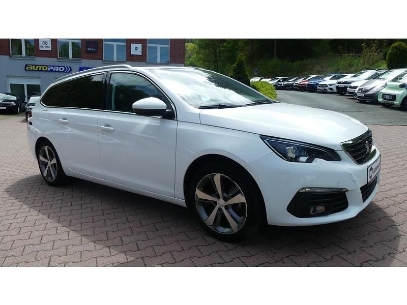 Gebraucht Peugeot 308 131 PS (96 kW) 2020 Weiß Kombi