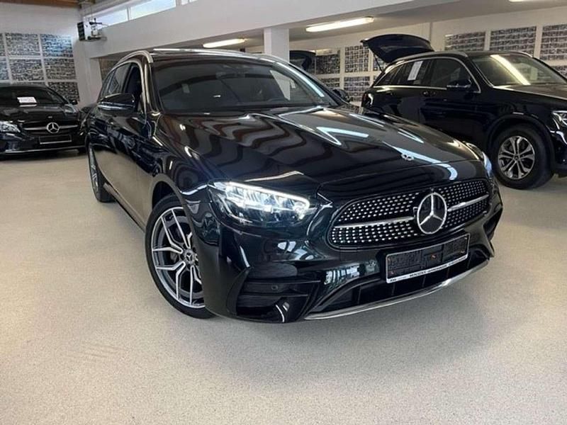Gebraucht Mercedes E300 AMG 265 PS (194 kW) 2022 Obsidianschwarzmetallic Kombi