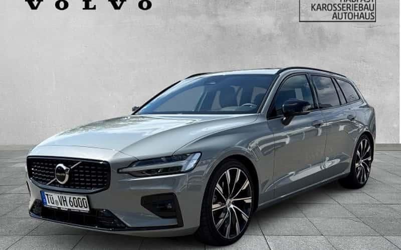 Grau Gebraucht 2024 Volvo V60 Plus Kombi | 45.900 € (Teuer) - Bild 1/4