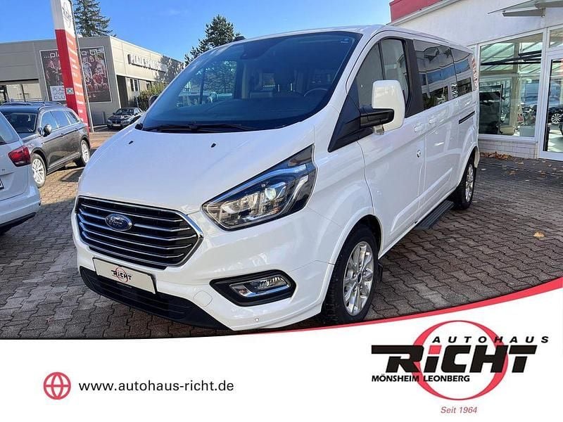 Weiß Gebraucht 2021 Ford Tourneo Custom Titanium X Van | 27.940 € (Guter Preis) - Bild 1/4
