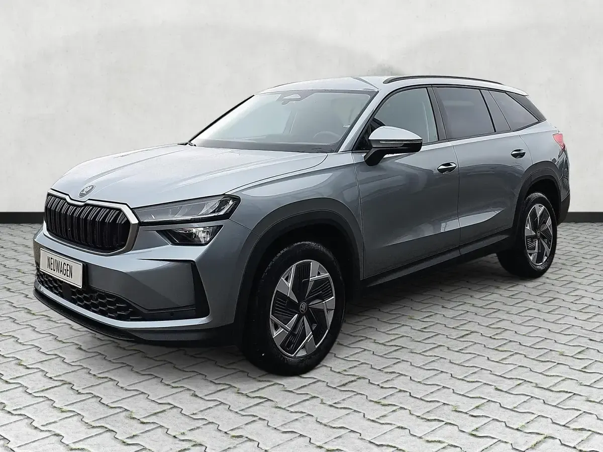 Neu Skoda Kodiaq Selection 150 PS (110 kW) 2026 Smokey diamondsilber metallic SUV