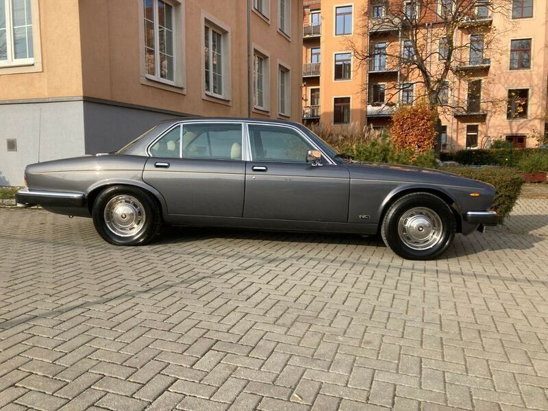 Gebraucht Jaguar XJ12 295 PS (216 kW) 1986 Grau Limousine