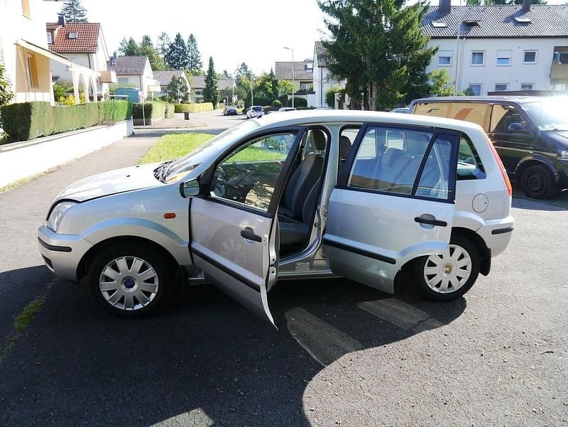 Gebraucht Ford Fusion 80 PS (58 kW) 2005 Silber Kleinwagen