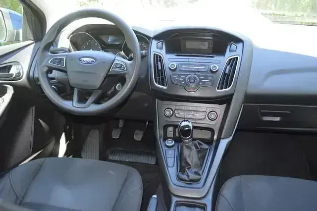 Gebraucht Ford Focus Cool & Sound Edition 101 PS (74 kW) 2015 Andere Limousine