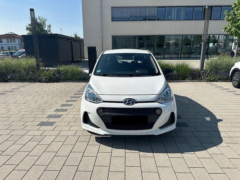 Second-hand Hyundai i10 67 CP (49 kW) 2017 Alb Hatchback