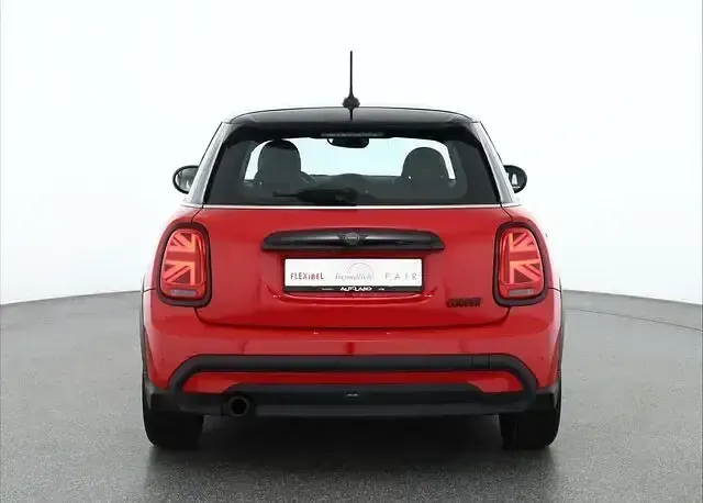 Gebraucht Mini Cooper Classic 136 PS (100 kW) 2022 Chili red Kleinwagen