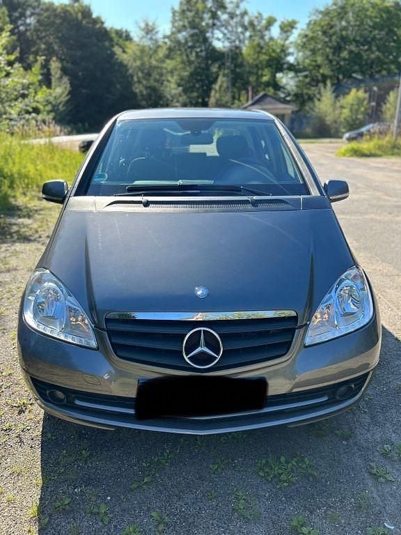 Grau Gebraucht 2009 Mercedes A180 Van / Kleinbus | 2.500 € (Superpreis) - Bild 1/4