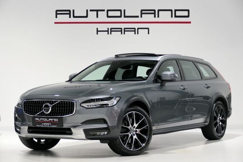 Osmium grey / metallic Gebraucht 2017 Volvo V90 CC Pro Kombi | 30.950 € (Etwas zu teuer) - Bild 1/4