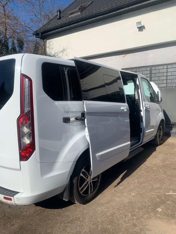 Gebraucht Ford Tourneo 170 PS (125 kW) 2017 Weiß Van / Kleinbus