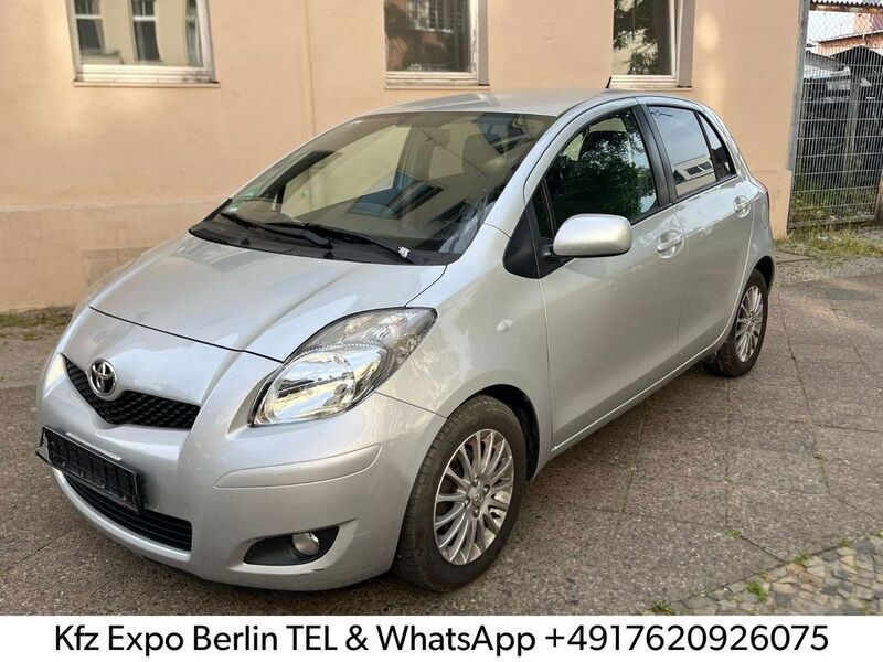 Silber Gebraucht 2009 Toyota Yaris Sol Limousine | 3.200 € (Fairer Preis) - Bild 1/4
