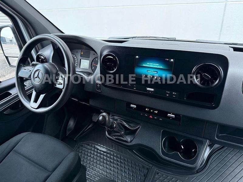 Gebraucht Mercedes Sprinter 143 PS (105 kW) 2018 Silber Van