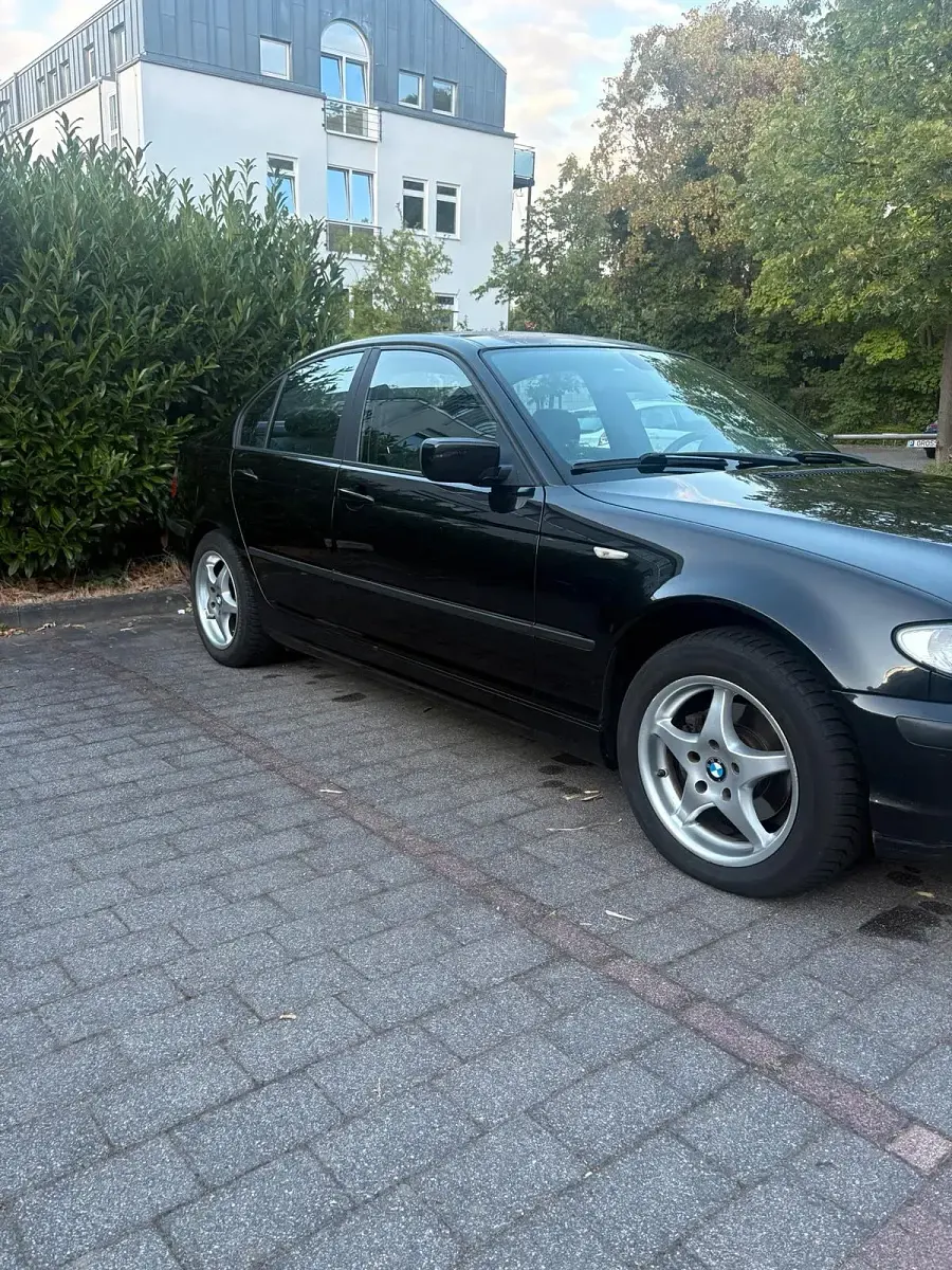 Gebraucht BMW 316 116 PS (85 kW) 2003 Schwarz Limousine