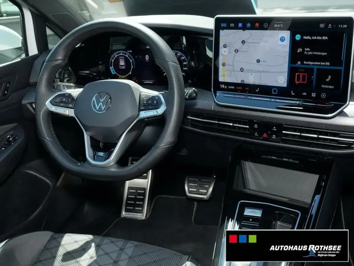 Gebraucht VW Golf VIII R-line 150 PS (110 kW) 2025 Weiß Limousine