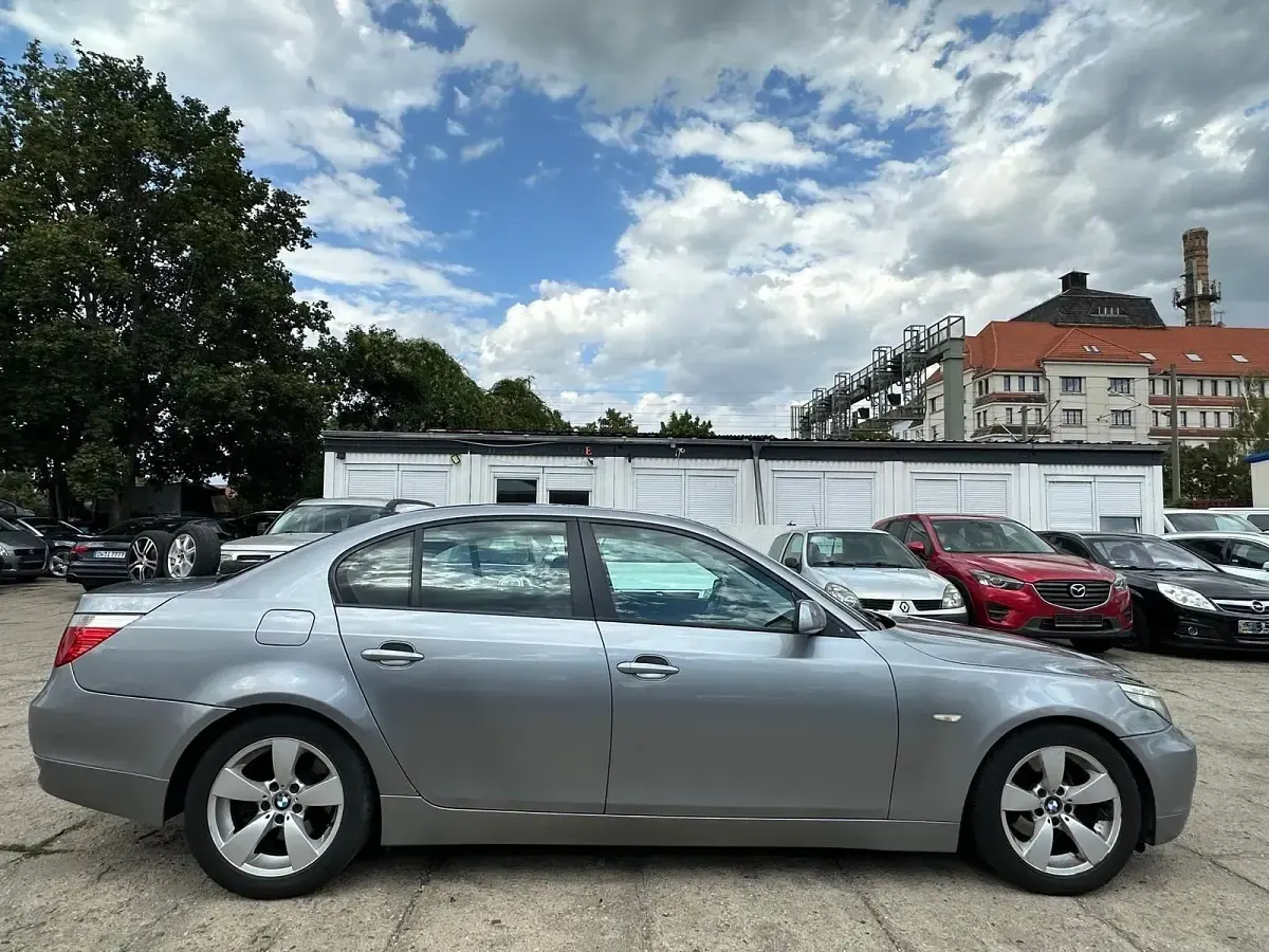 Gebraucht BMW 523 175 PS (128 kW) 2006 Grau Limousine