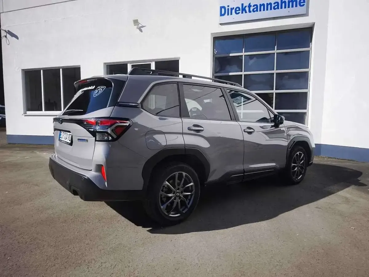 Neu Subaru Forester 136 PS (100 kW) 2025 Riverrockpearl SUV