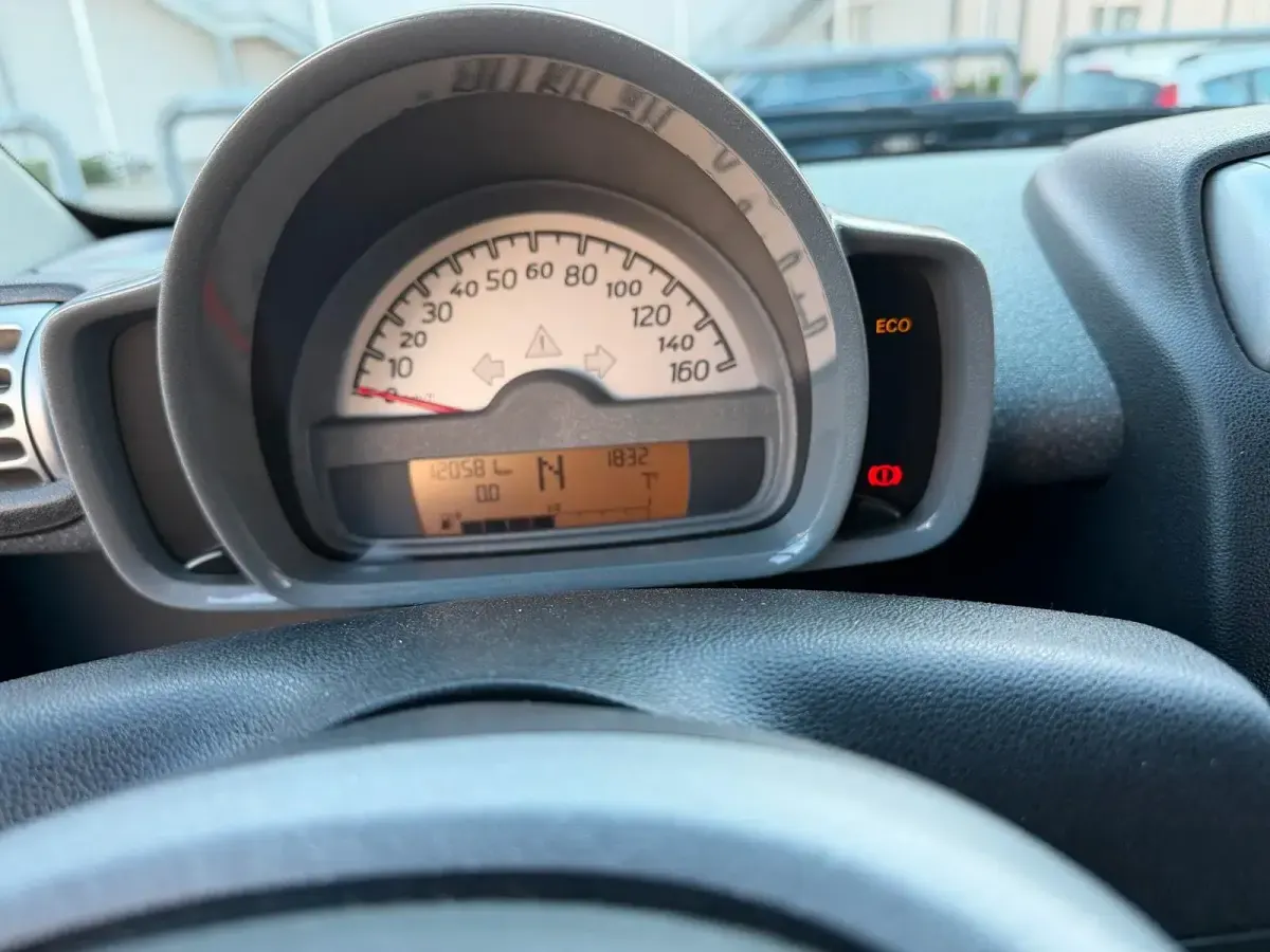 Gebraucht Smart ForTwo Coupé 61 PS (44 kW) 2009 Rot Coupé