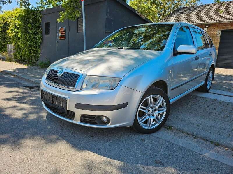 Grau Gebraucht 2008 Skoda Fabia Kombi | 1.999 € (Guter Preis) - Bild 1/4