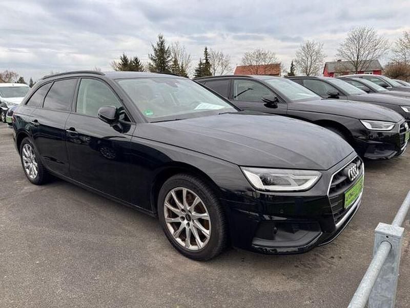 Gebraucht Audi A4 Basis 150 PS (110 kW) 2022 Schwarz Kombi