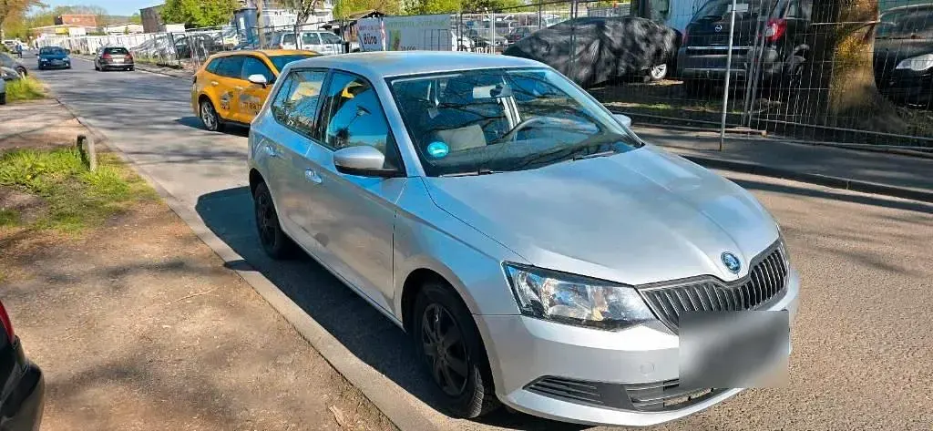 Gebraucht Skoda Fabia 60 PS (44 kW) 2016 Silber Kleinwagen