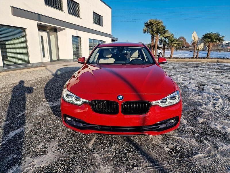 Gebraucht BMW 330 Sport Line 252 PS (185 kW) 2019 Melbournerot metallic Kombi