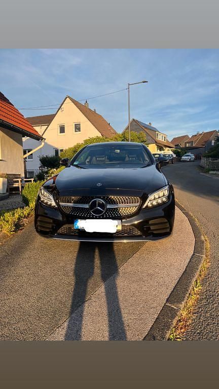 Schwarz Gebraucht 2018 Mercedes C180 Coupé | 22.499 € (Fairer Preis) - Bild 1/4