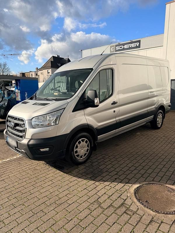 Gebraucht Ford Transit Trend 131 PS (96 kW) 2022 Grau Van / Kleinbus