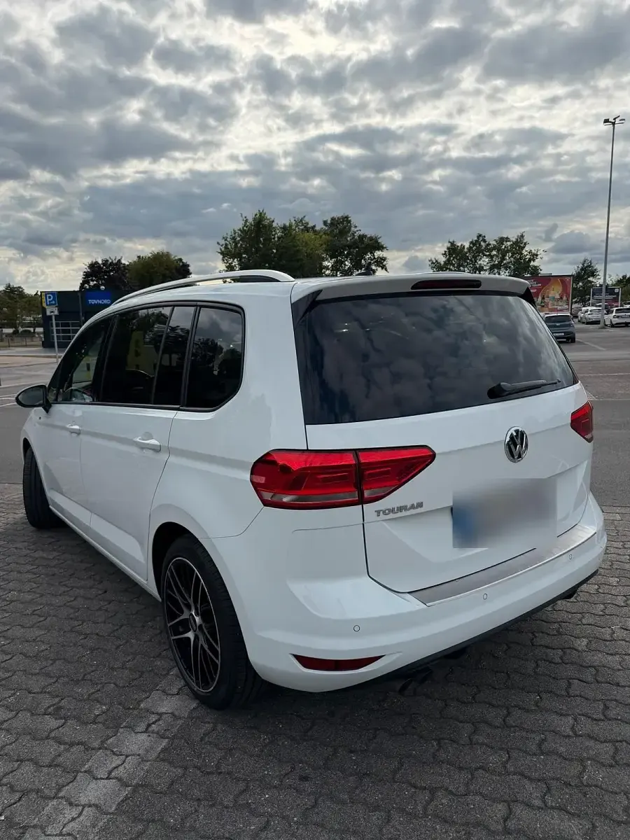Gebraucht VW Touran 150 PS (110 kW) 2019 Weiß Van / Kleinbus