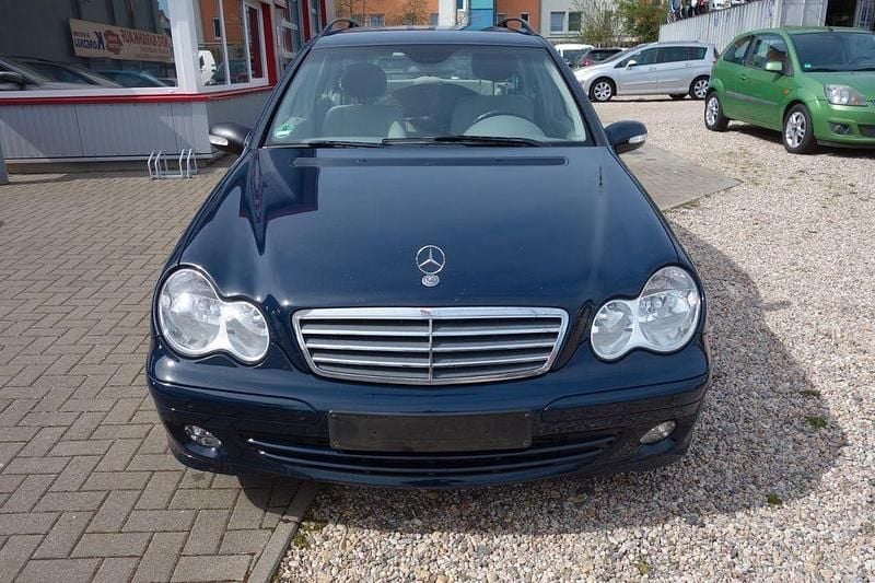 Usata Mercedes C220 150 CV (110 kW) 2004 Blu Station wagon