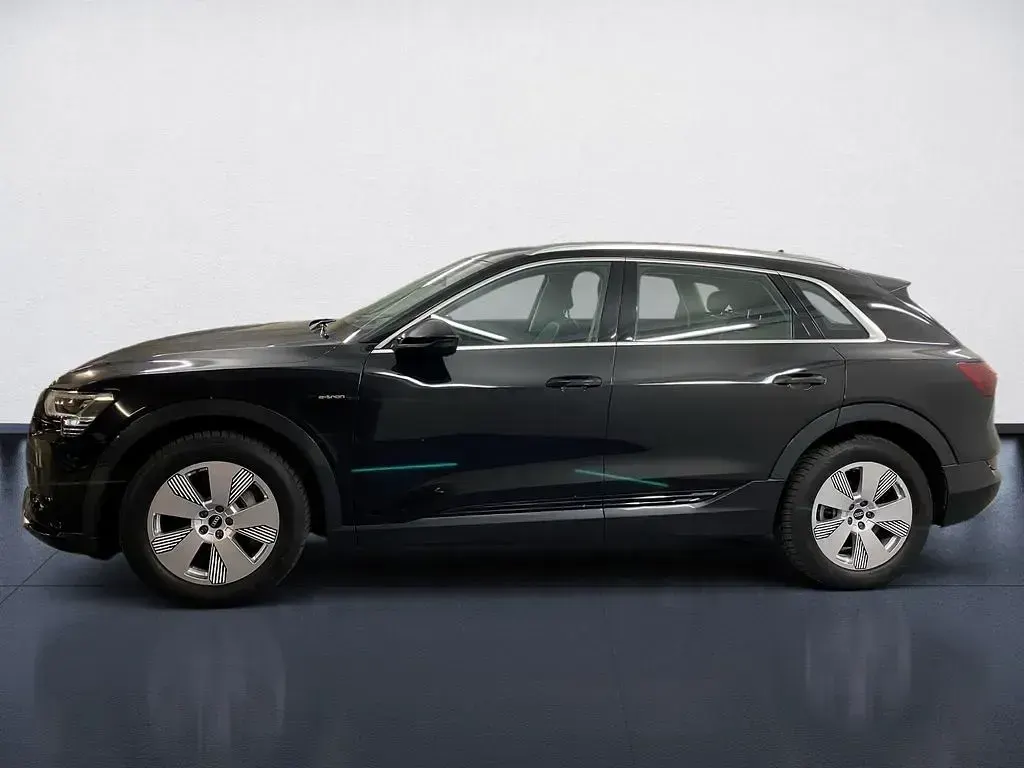 Gebraucht Audi e-tron Advanced Plus 300 kW (408 PS) 2021 Mythosschwarz metallic SUV