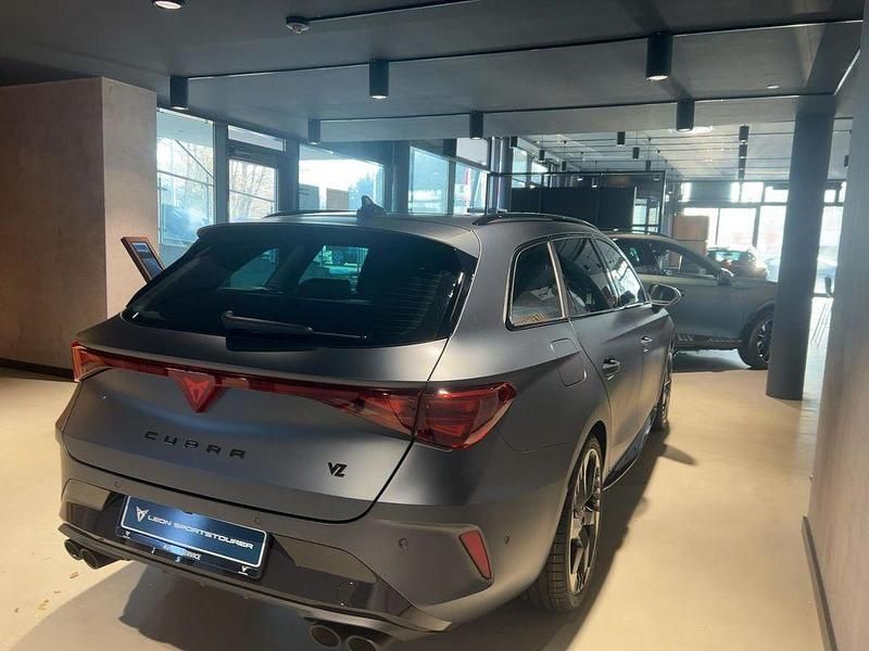 Neu Cupra Leon VZ 333 PS (244 kW) 2026 Grau Limousine