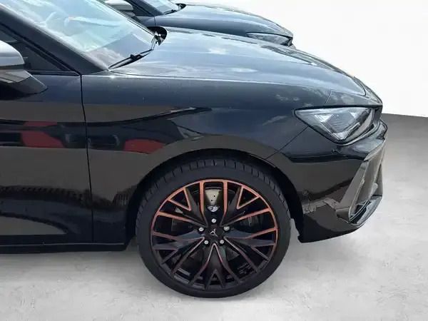 Neu Cupra Leon VZ 300 PS (220 kW) 2025 Mitternachtsschwarz Kleinwagen