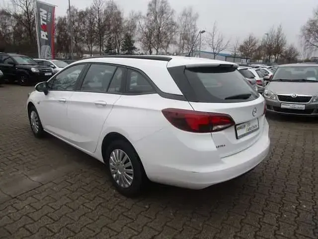 Gebraucht Opel Astra 105 PS (77 kW) 2016 Schneeweiss/summitwhite/arctic Kombi