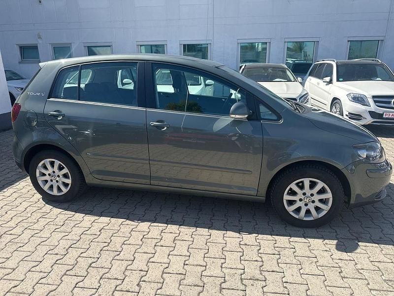 Grün Gebraucht 2005 VW Golf Plus Cross Comfortline Van / Kleinbus | 4.490 € (Fairer Preis) - Bild 1/4