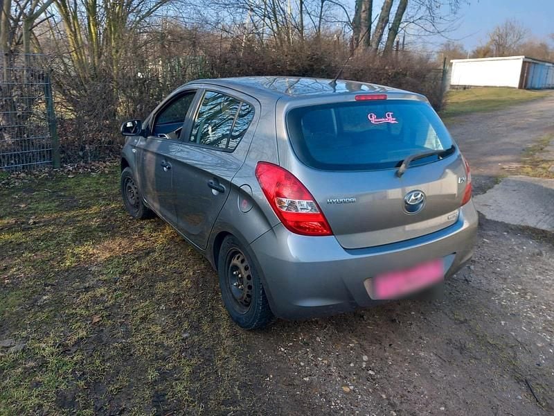Gebraucht Hyundai i20 70 PS (51 kW) 2012 Kleinwagen