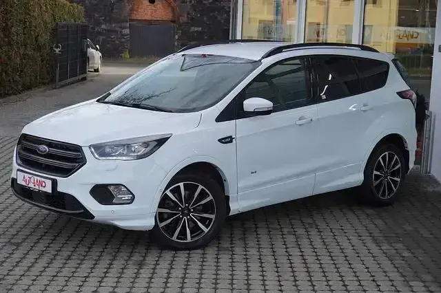 Gebraucht Ford Kuga ST-Line 150 PS (110 kW) 2018 Frostweiss SUV