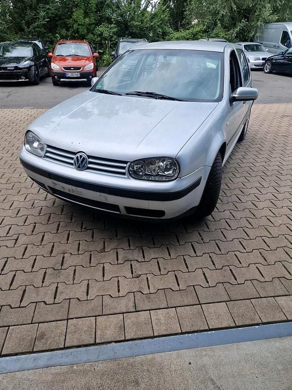 Silber Gebraucht 2003 VW Golf IV Kleinwagen | 750 € (Superpreis) - Bild 1/4