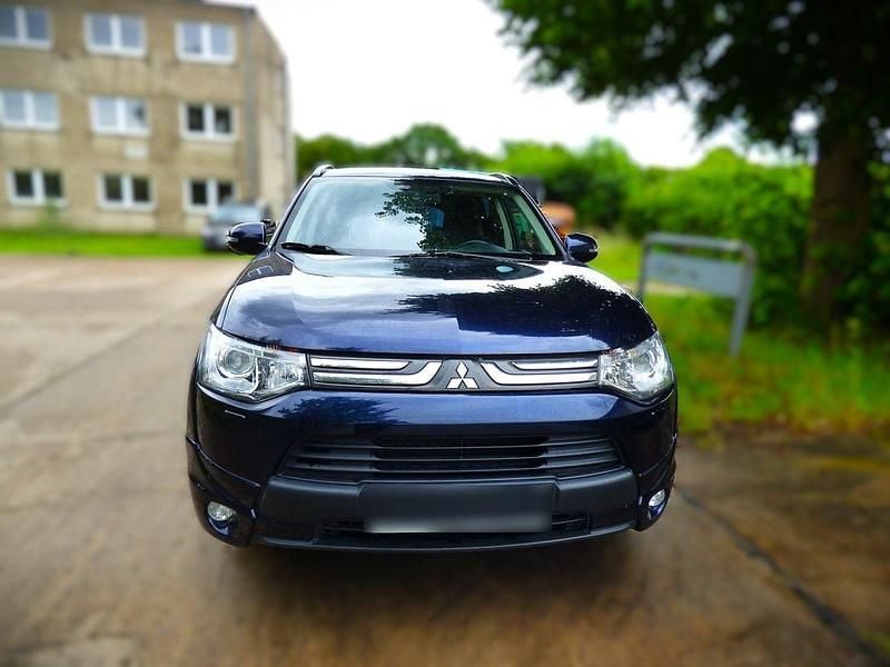 Gebraucht Mitsubishi Outlander 150 PS (110 kW) 2013 Blau SUV