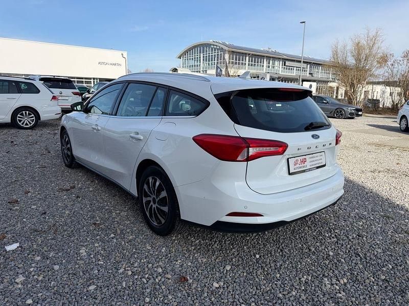 Gebraucht Ford Focus Cool & Connect 120 PS (88 kW) 2020 Weiß Limousine