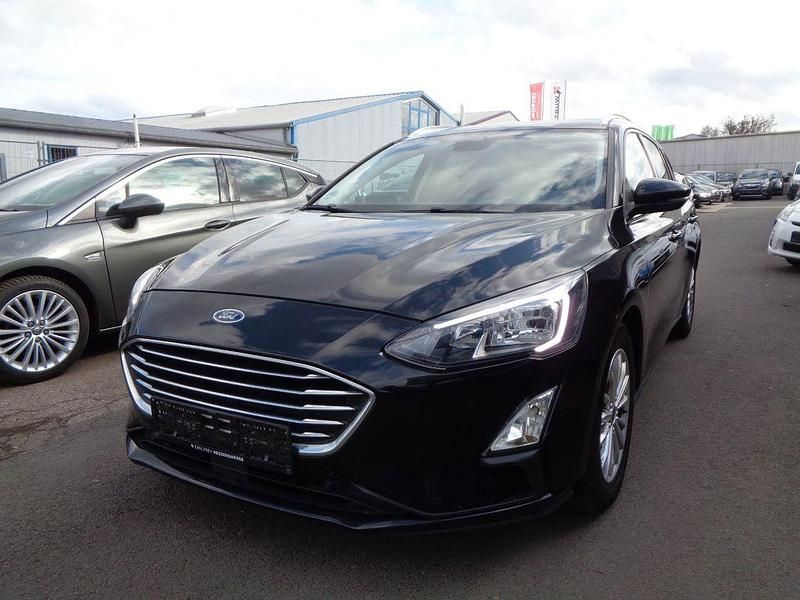Gebraucht Ford Focus Titanium 120 PS (88 kW) 2020 Schwarz Limousine