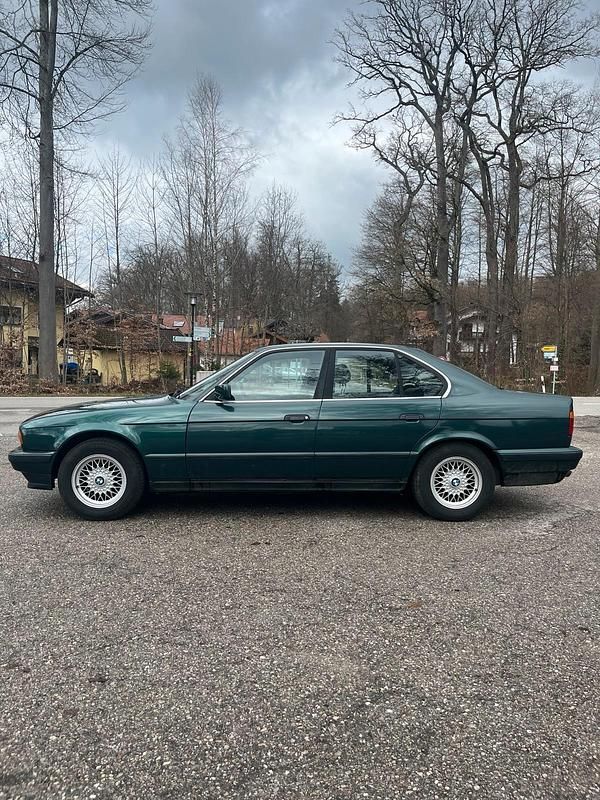 Gebraucht BMW 518 113 PS (83 kW) 1993 Grün Limousine