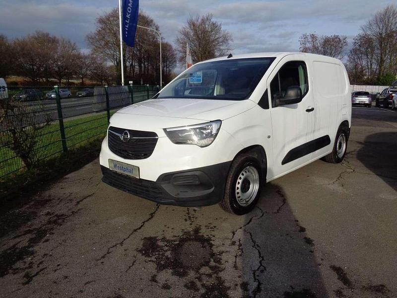 Gebraucht Opel Combo Selection 76 PS (55 kW) 2019 Jade weiß (uni) Van / Kleinbus