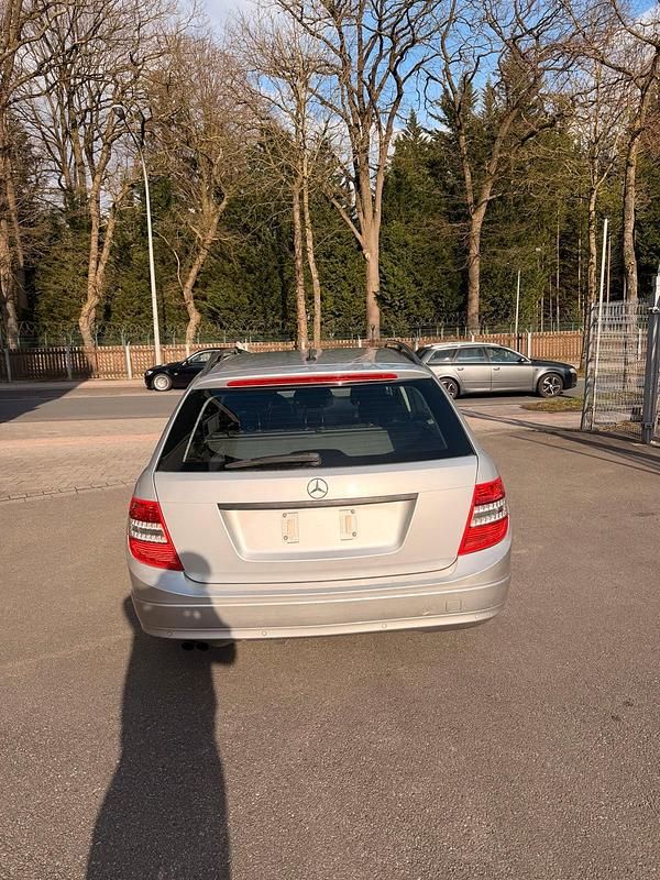 Gebraucht Mercedes C200 136 PS (100 kW) 2008 Grau Kombi