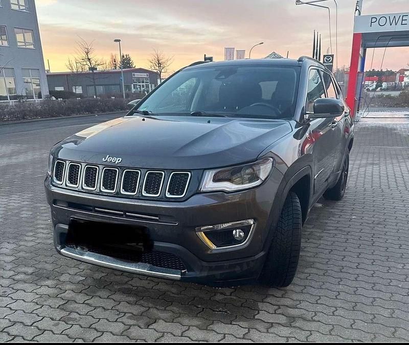 Grau Gebraucht 2017 Jeep Compass Opening Edition SUV | 14.900 € (Guter Preis) - Bild 1/4