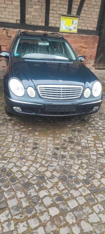 Second-hand Mercedes E240 177 CP (130 kW) 2004 Albastru Break