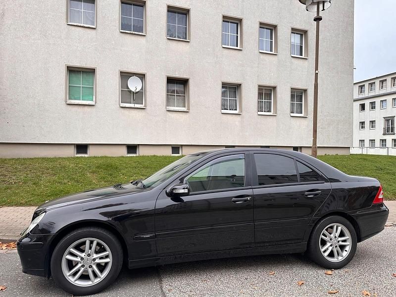 Gebraucht Mercedes C180 143 PS (105 kW) 2004 Schwarz Limousine