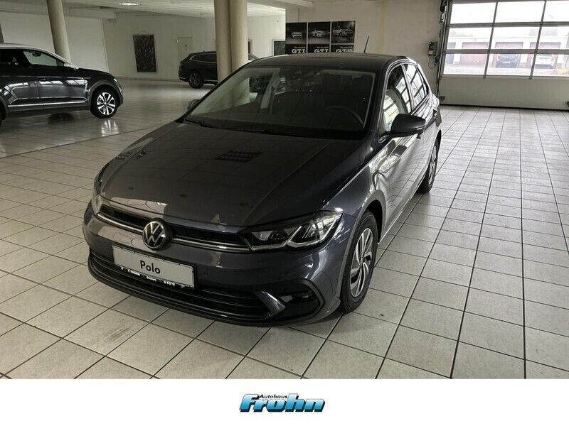 Rauchgrau Neu 2025 VW Polo Life Limousine | 23.550 € (Fairer Preis) - Bild 1/4