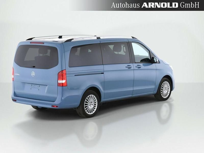 Gebraucht Mercedes V220 163 PS (119 kW) 2025 Vintageblau Van / Kleinbus