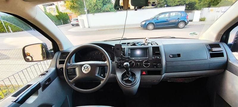 Gebraucht VW T5 131 PS (96 kW) 2007 Grau Van