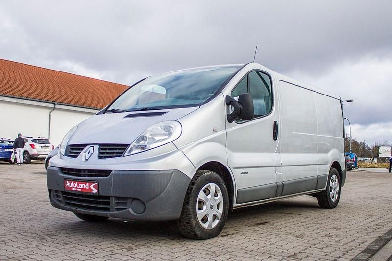 Gebraucht Renault Trafic 114 PS (83 kW) 2012 Silber Van / Kleinbus