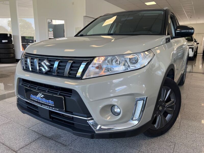 Beige Gebraucht 2018 Suzuki Vitara SUV | 11.600 € - Bild 1/4